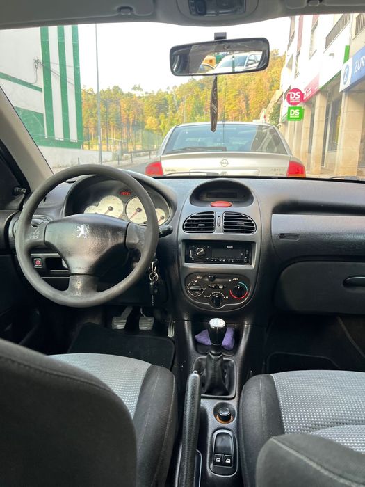 Peugeot a venda 206