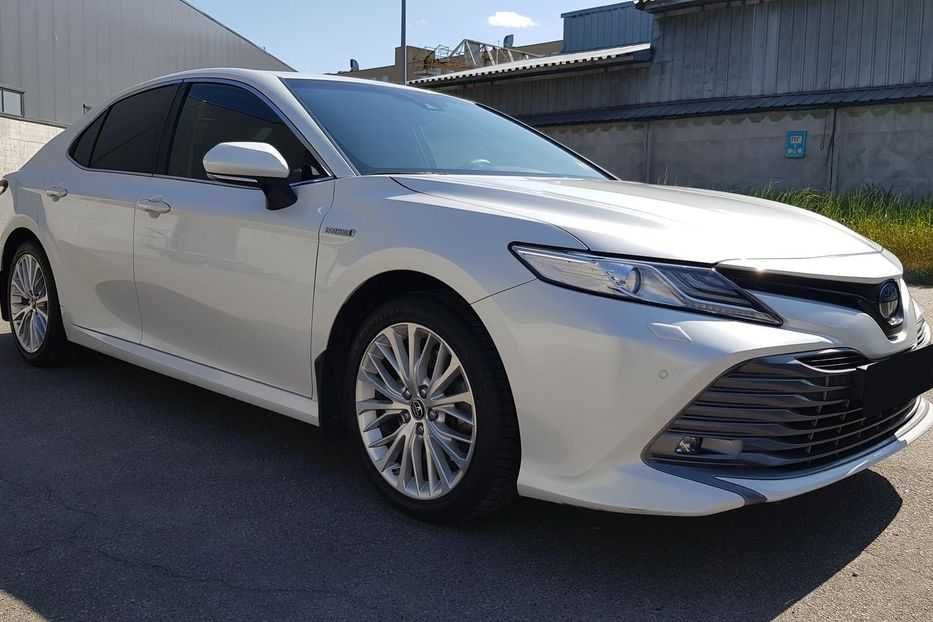 Продам Toyota Camry 2.5 L4 HYBRID (XV70, VIII) 2019