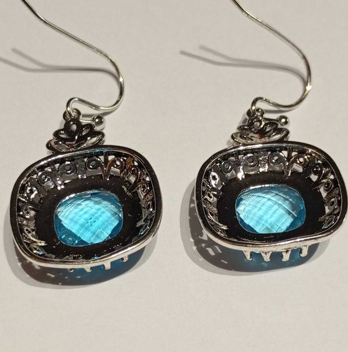 Ażurowe kolczyki z kamieniami turkusowymi