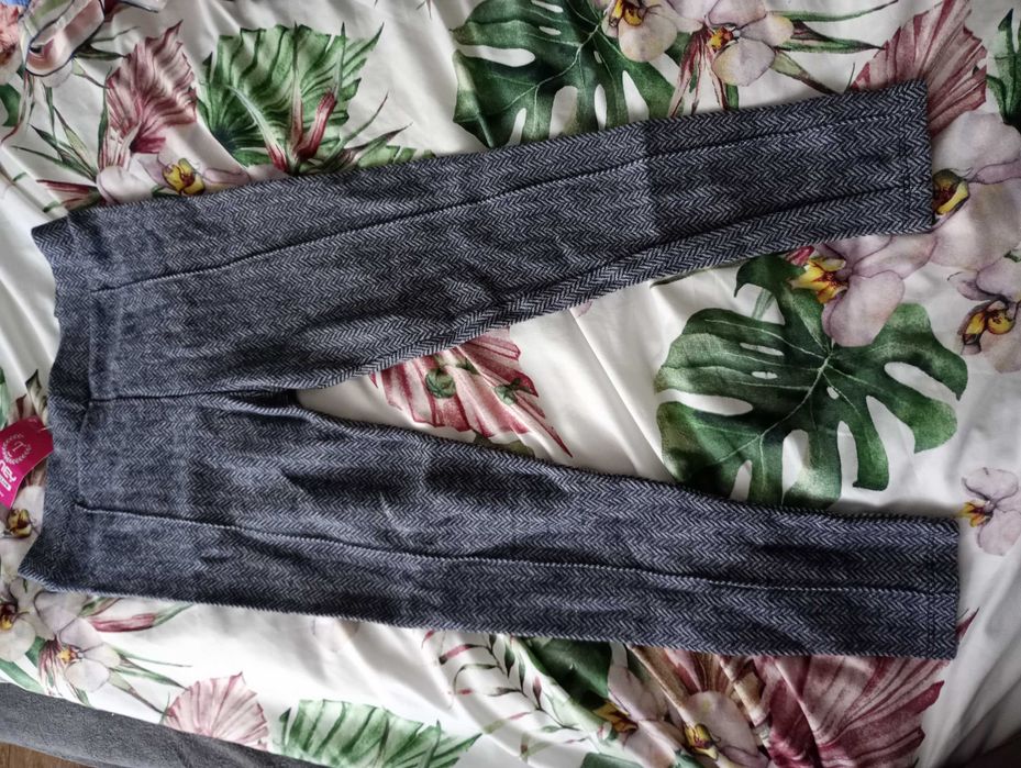 Nowe z metką spodnie dla dziewczynki eleganckie