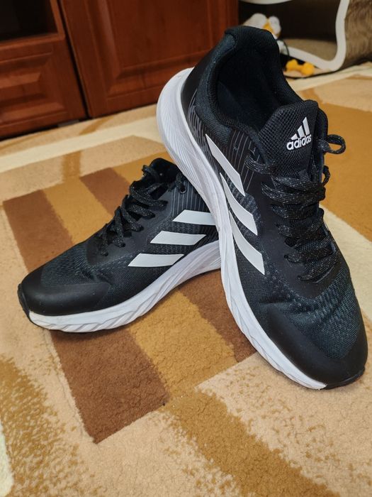 Кроссовки Adidas gore-tex