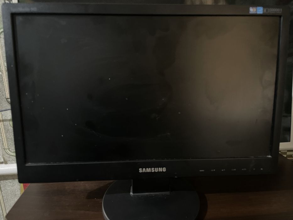 Монитор samaung 18,5
