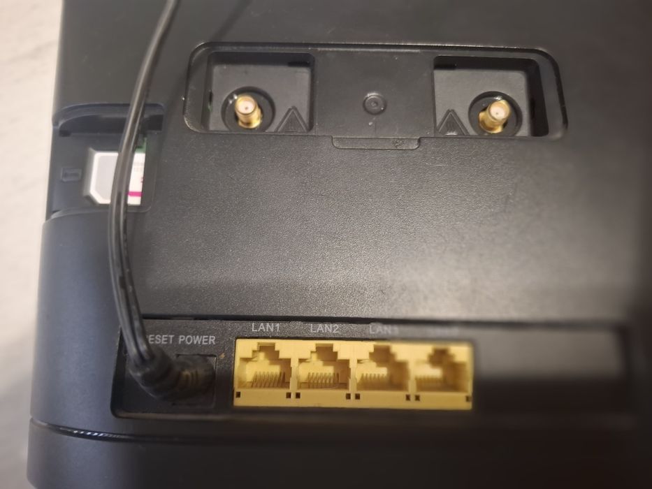 Ruter Huawei z zasilaczem nowym