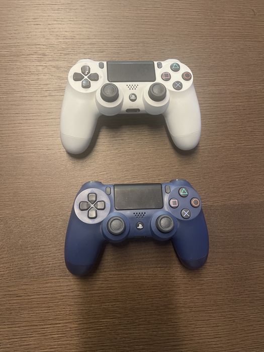 PS4 Pro 1 TB + 2 Comandos