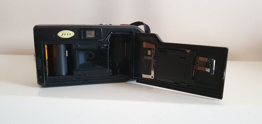 Máquina fotográfica Minolta AF-EII