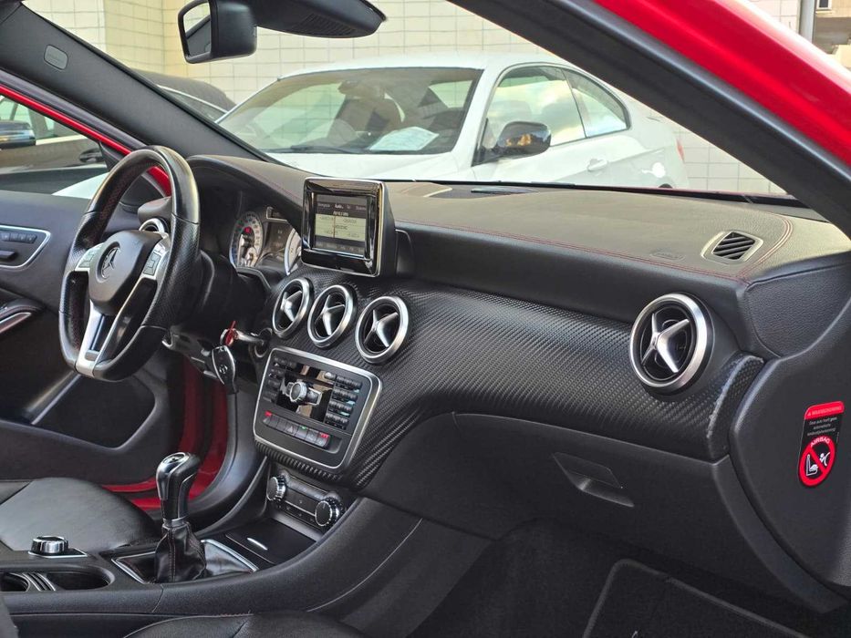 MERCEDES-BENZ A200 AMG LINE 136CV (PACK NIGHT)