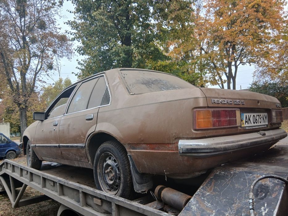 Опель  рекорд  мотор  2.0 бензин