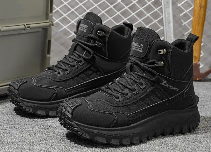 Ботинки полуботинки высокие походные.