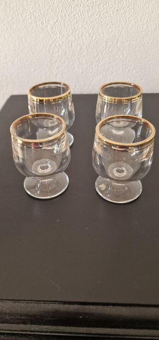 4 copos de licor novos