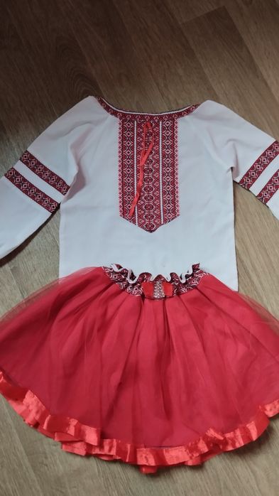 Вишиванка зі  спідничкою. Костюм. Обруч у подарунок.