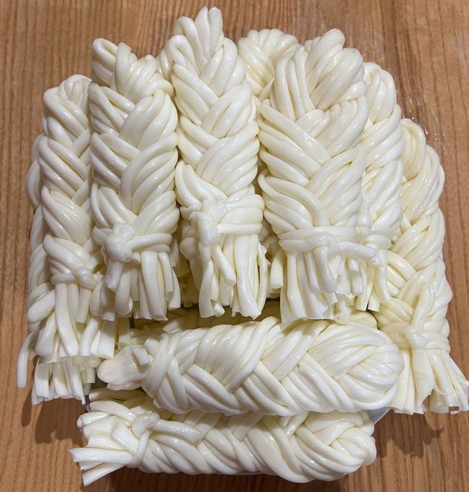 Коси,коники,мішечки,м'ячики з домашнього сиру.Молочна продукція .