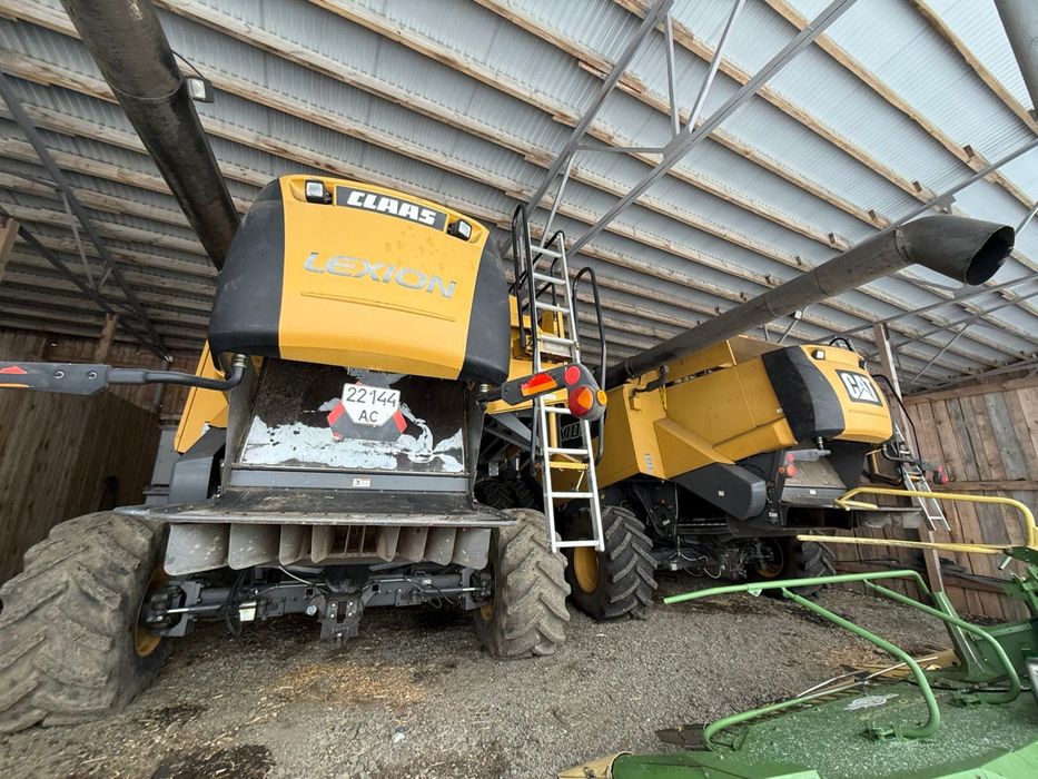 Комбайн CAT Lexion 570R