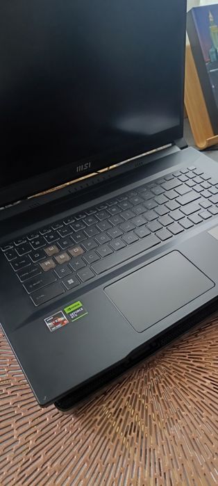 Laptop gamingowy MSI bravo 17 C7V