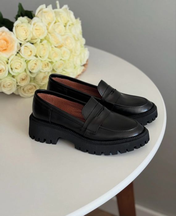 Шкіряні жіночі лофери