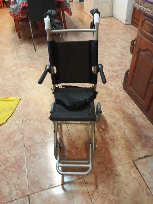 cadeira de rodas para idosos de resgate nova