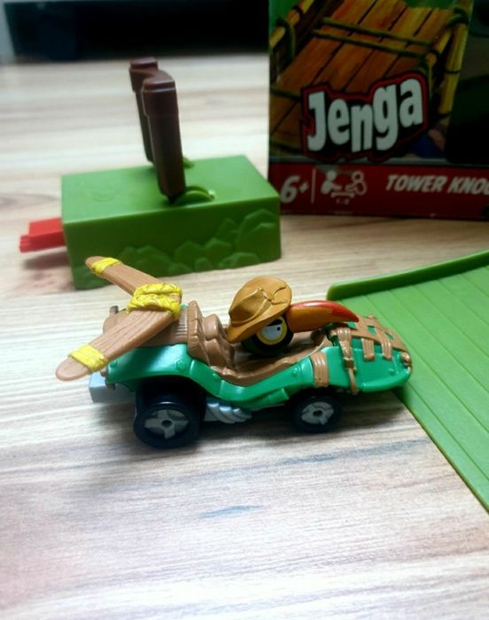 Angry Birds Tower Knockdown JENGA