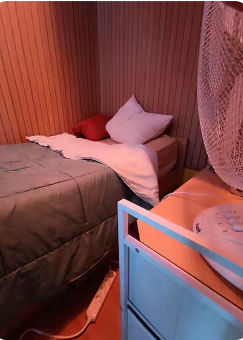Quarto Privado com TV 55", HD Streaming, WiFi e Contrato