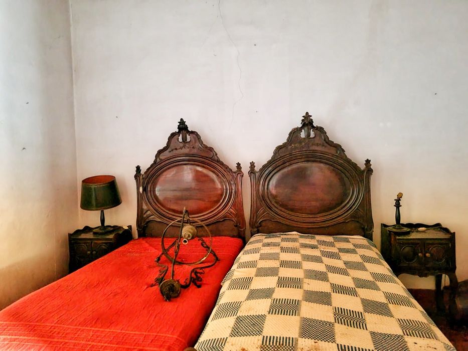 Última chance. A vender amanha. Última baixa!!! Duas camas D. Maria co