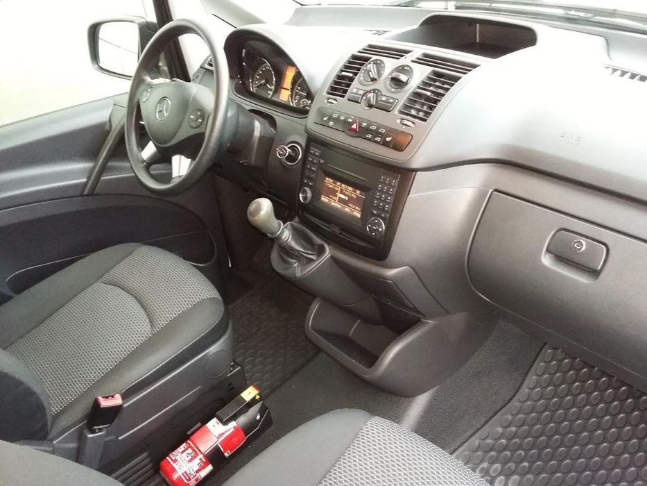 Mercedes Vito...