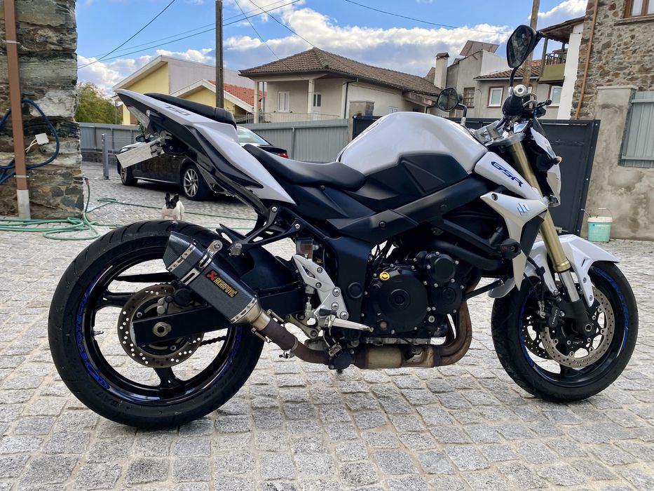 Suzuki gsr 750cc