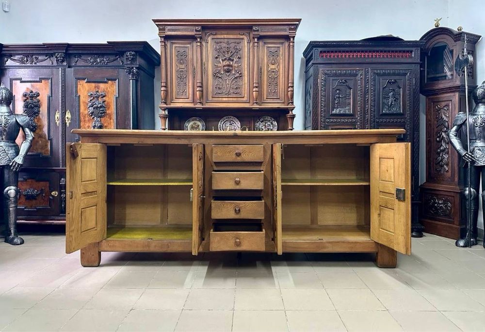 Різьблений дубовий гарнітур комод бар стіл стільці 4005