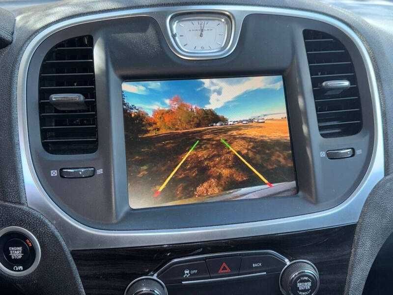 2016 Chrysler 300 Limited