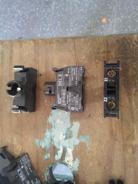 Sinalizadores e botoneiras