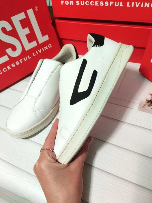 Кросівки кеди шкіряні оригінальні DIESEL розм. 39