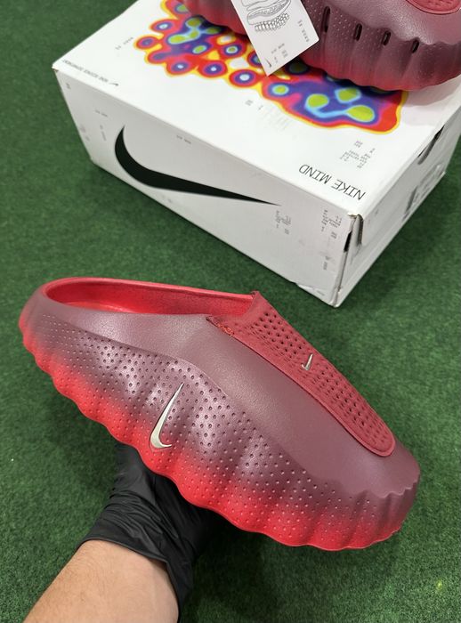 Nike Mind 001 Solar Red