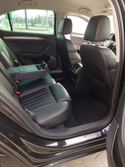 Автомобіль Skoda Superb 3