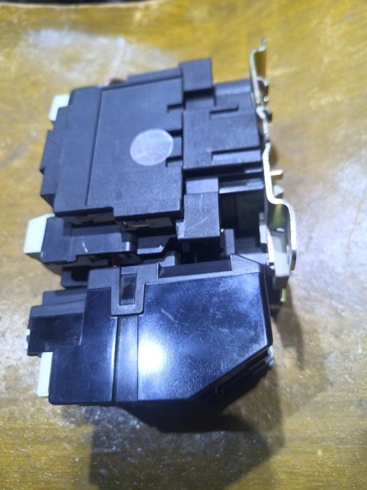 Контактор кми 48012