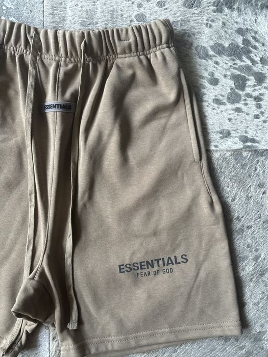 Calções Essentials Castanhos Novos S