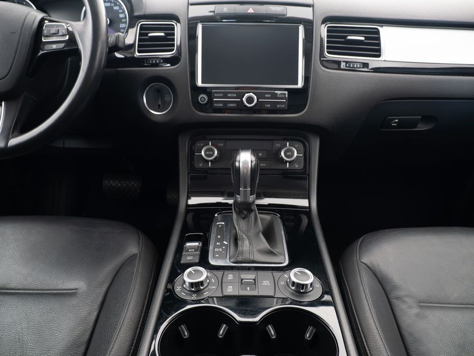 2013 VW Touareg 3.0TDI ALL Drive 158mkms Nacional full extras