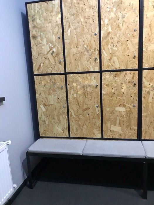 Шафа для зберігання речей у роздягальні