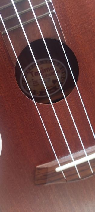UKULELE ukelele usado