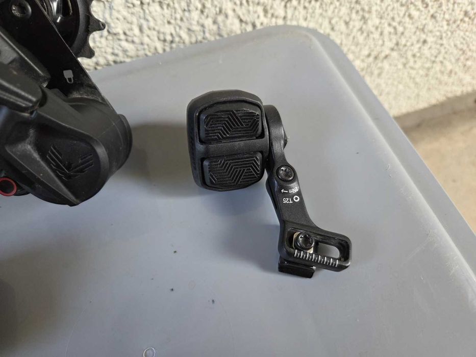 SRAM X0 Transmission Upgrade Kit – AXS, przerzutka, trigger, akumulator, ładowarka