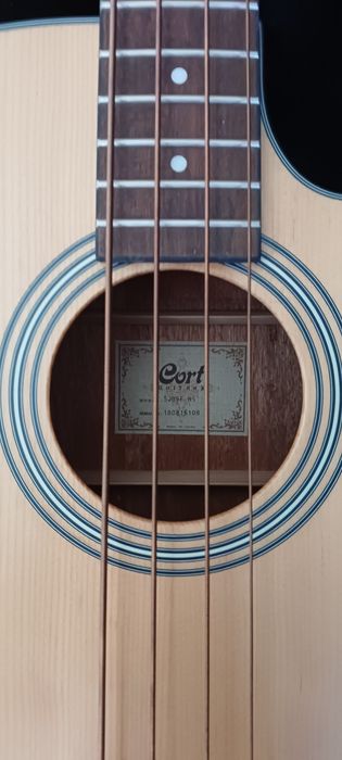 Baixo Electroacustico Cort