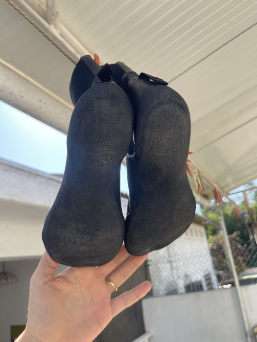 Botas de surf Billabong 3 mm, tamanho 38, em bom estado geral.