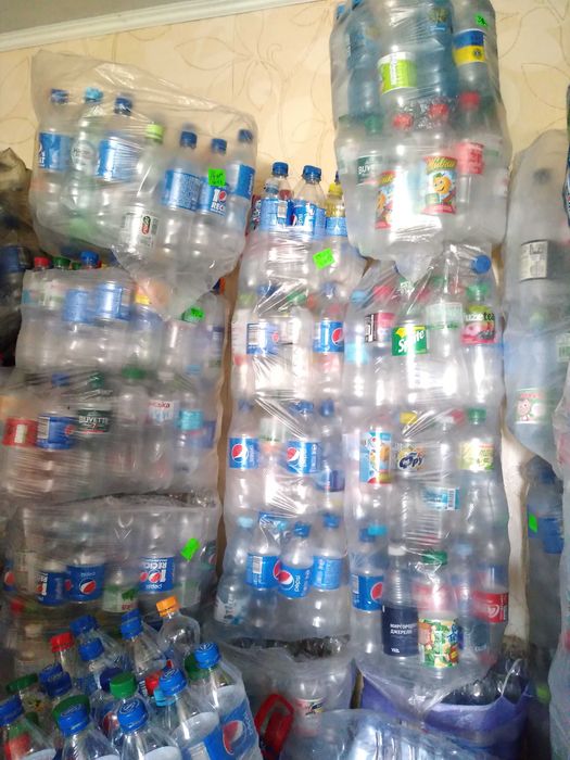 Бутылка пластиклвая.