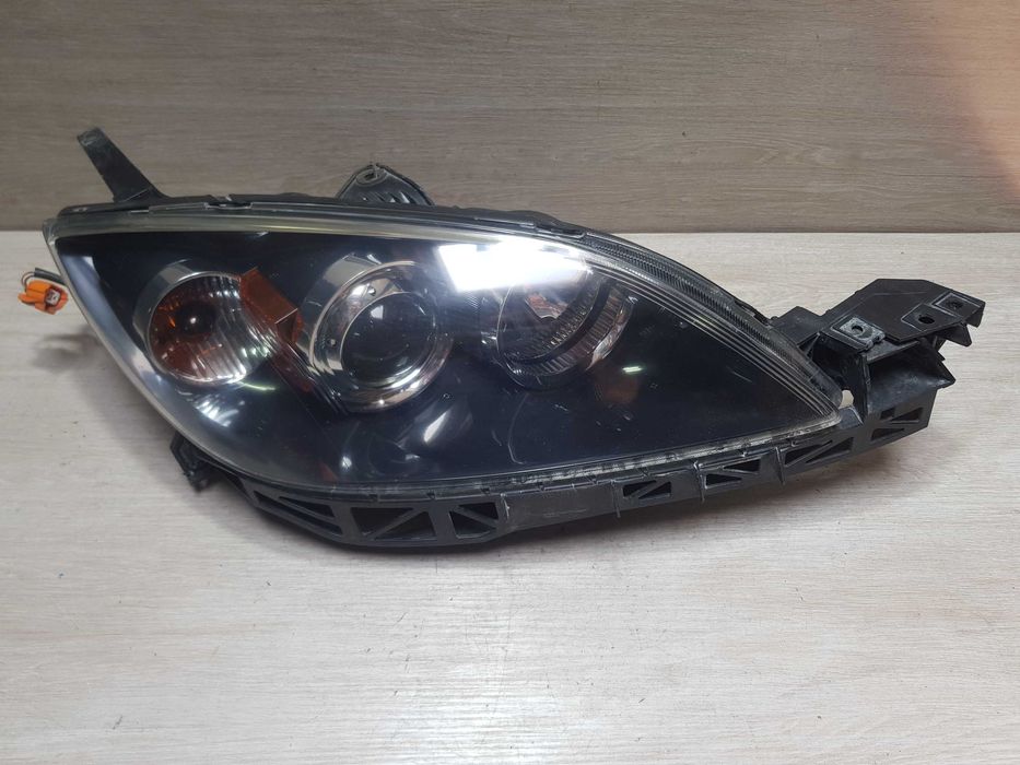 Фара права Mazda 3 BK 2003-2009р. ксенон хетчбек