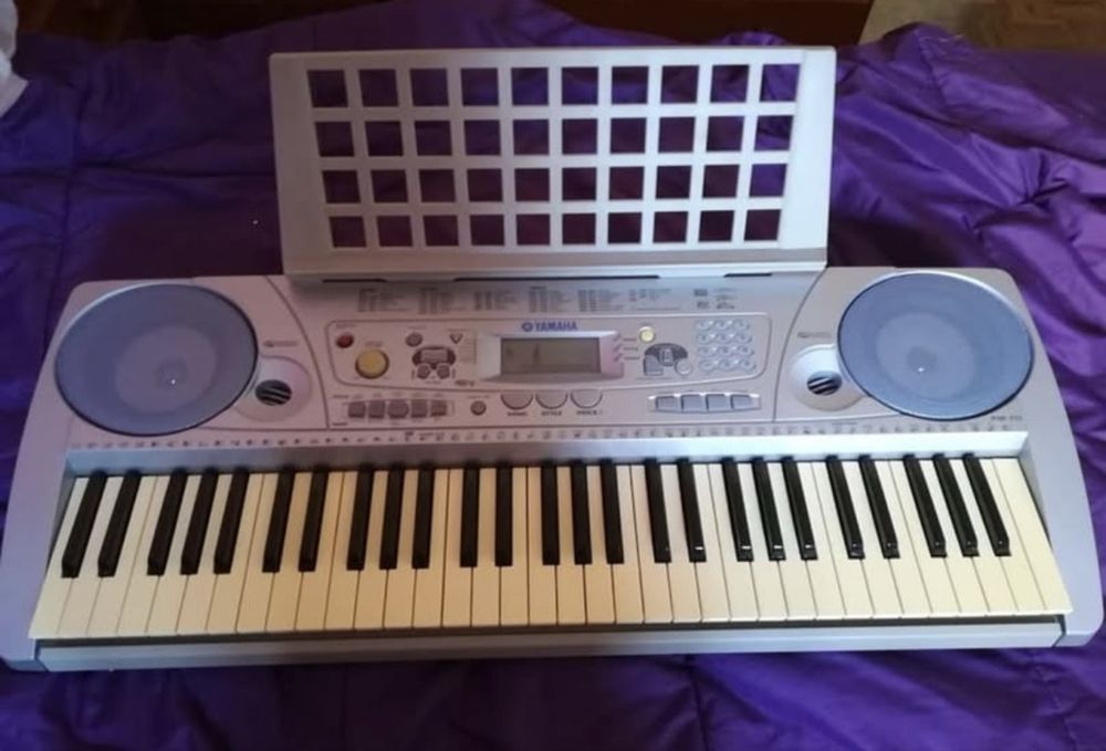 Orgão Yamaha PSR-273