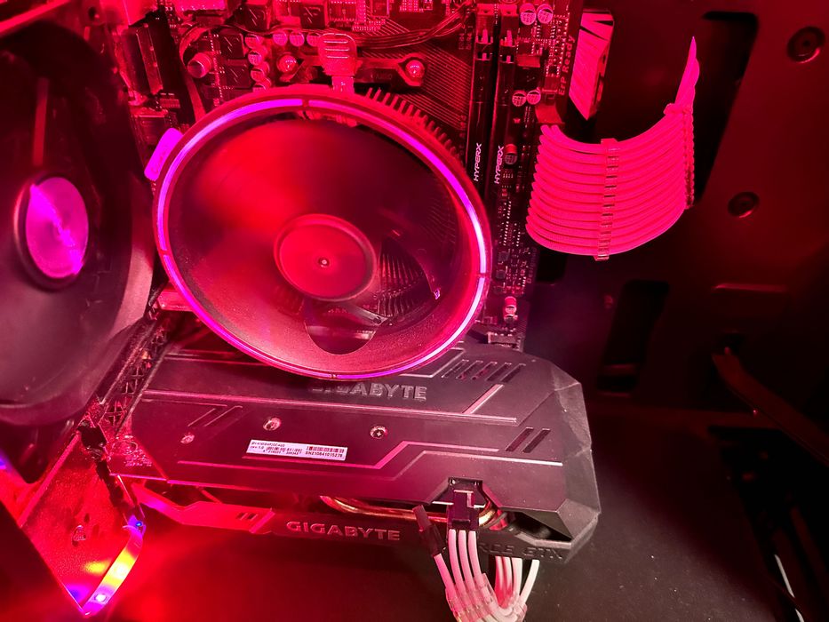 Игровой компьютер с подсветкой