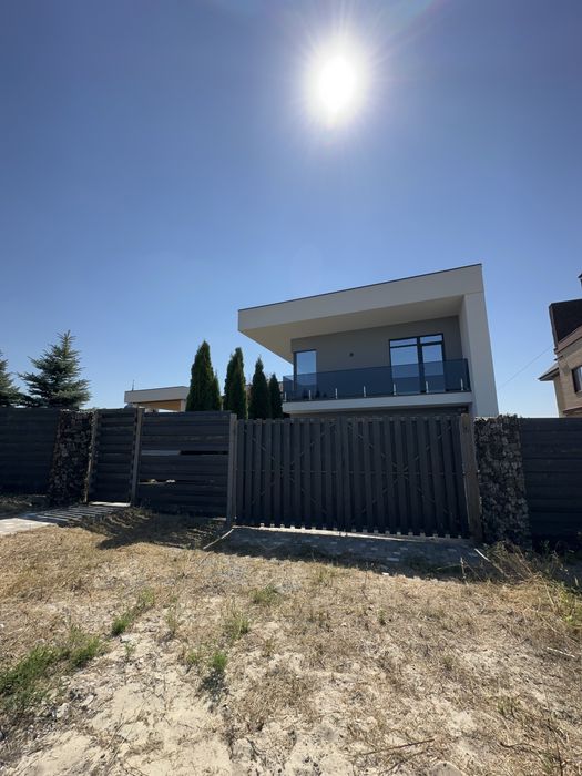 продам дом, участок 15 сот, новый ремонт в Новоолександровке