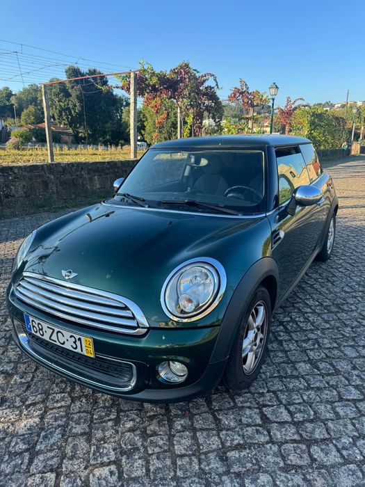 Mini British Racing Green.