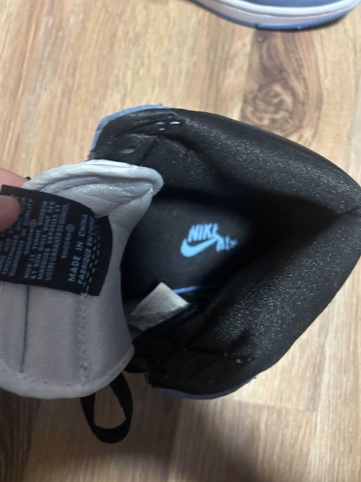 Nike Air Jordan 1 UNC