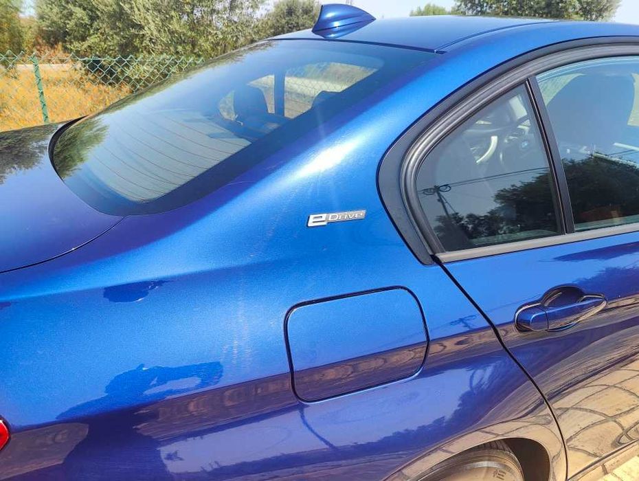 BMW 330e plugin hibrido 252cv / 220€ mês