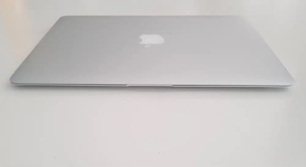— PIĘKNY I LEKKI — Laptop Apple Macbook Air SSD + pakiet office !