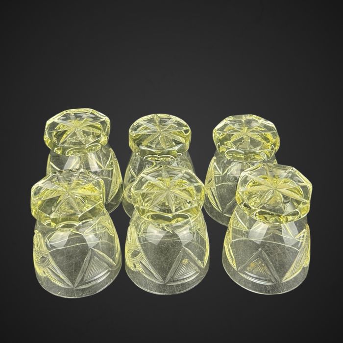 Kryształowe kieliszki do wódki likieru żółte szlif B51/051502