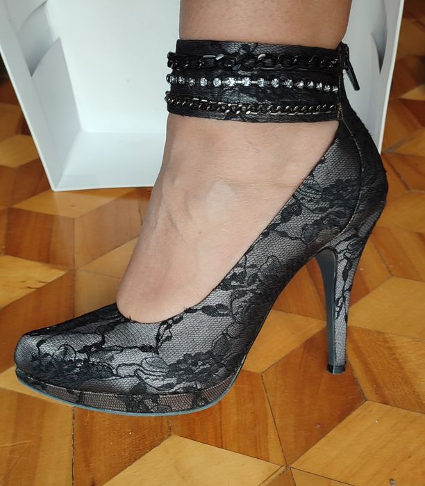 Piękne szpilki, koronkowy motyw, roz.41