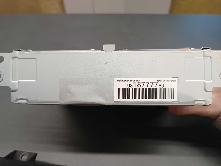 Radio, panel, wyświetlacz do samochodu